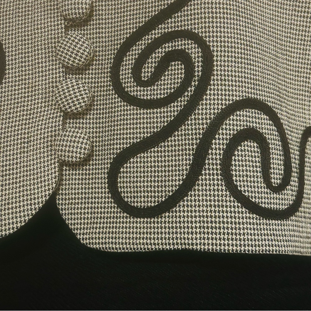 Vintage 1990s Beige + Black Ribbon Appliqué Bolero Jacket w/Buttons sz 8 Petite - Picture 4 of 12